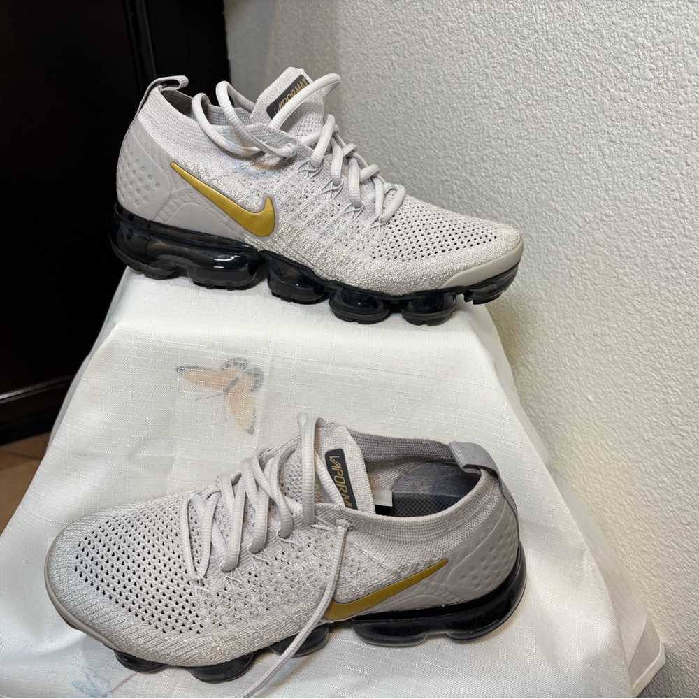 Nike VaporMax Flyknit Shoes - White and Gold